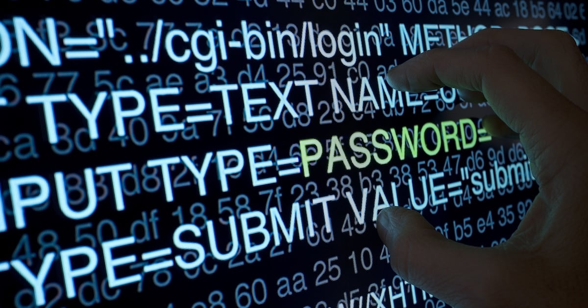 Roban sesiones de inteligencia artificial y entran a cuentas sin tocar la contraseña: a quién golpea y cómo se frena