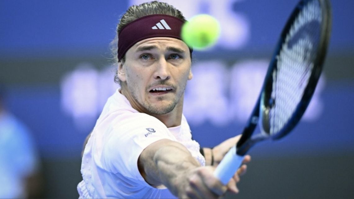 Zverev arrancó con el pie derecho en Shanghái y le puso el pecho a la quita de sets en los Grand Slams