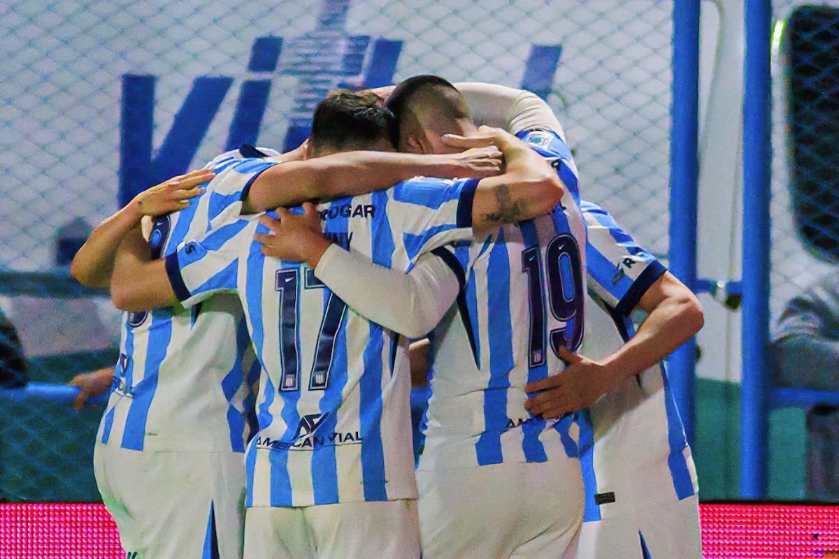 Racing ganó en Río Cuarto, respiró y le hizo un guiño al clásico