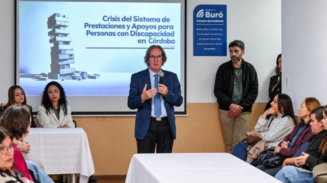 Un informe de la Defensoría de Córdoba describe demoras de hasta catorce meses para acceder a terapias y prótesis en la provincia