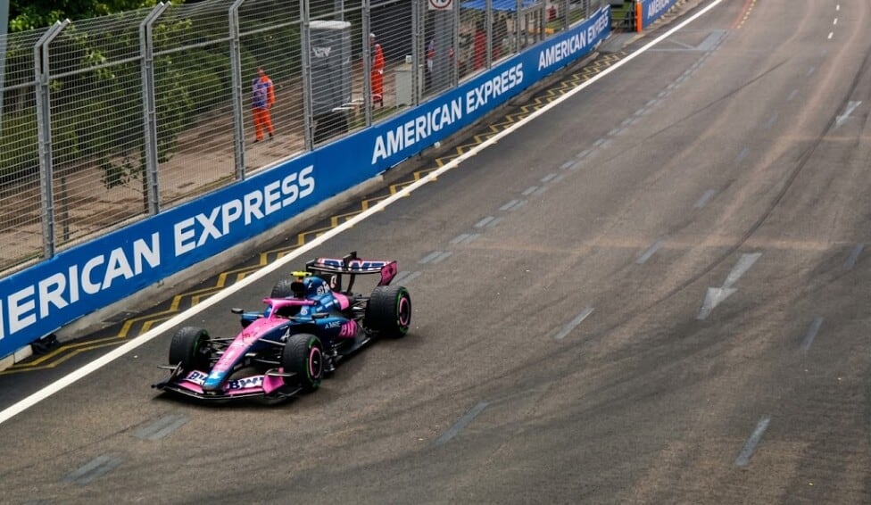 Verstappen se adueñó de Marina Bay bajo el agua y Colapinto se quedó a dos vueltas de soñar