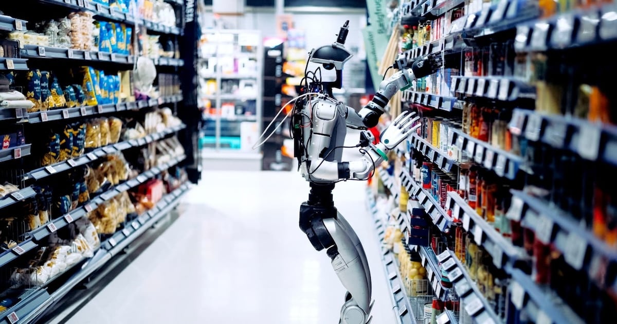 Robots humanoides toman el turno noche en los supermercados de Dinamarca