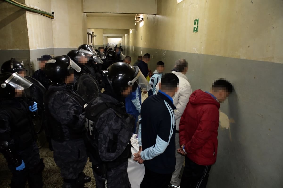 El mayor operativo penitenciario del año: comenzó el traslado de 1.500 detenidos de Devoto a Marcos Paz