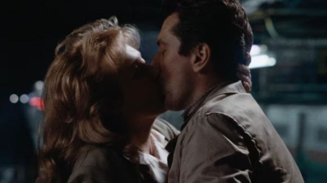 "Enamorarse": cuando De Niro y Streep se animaron a un romance sin balas ni guerra