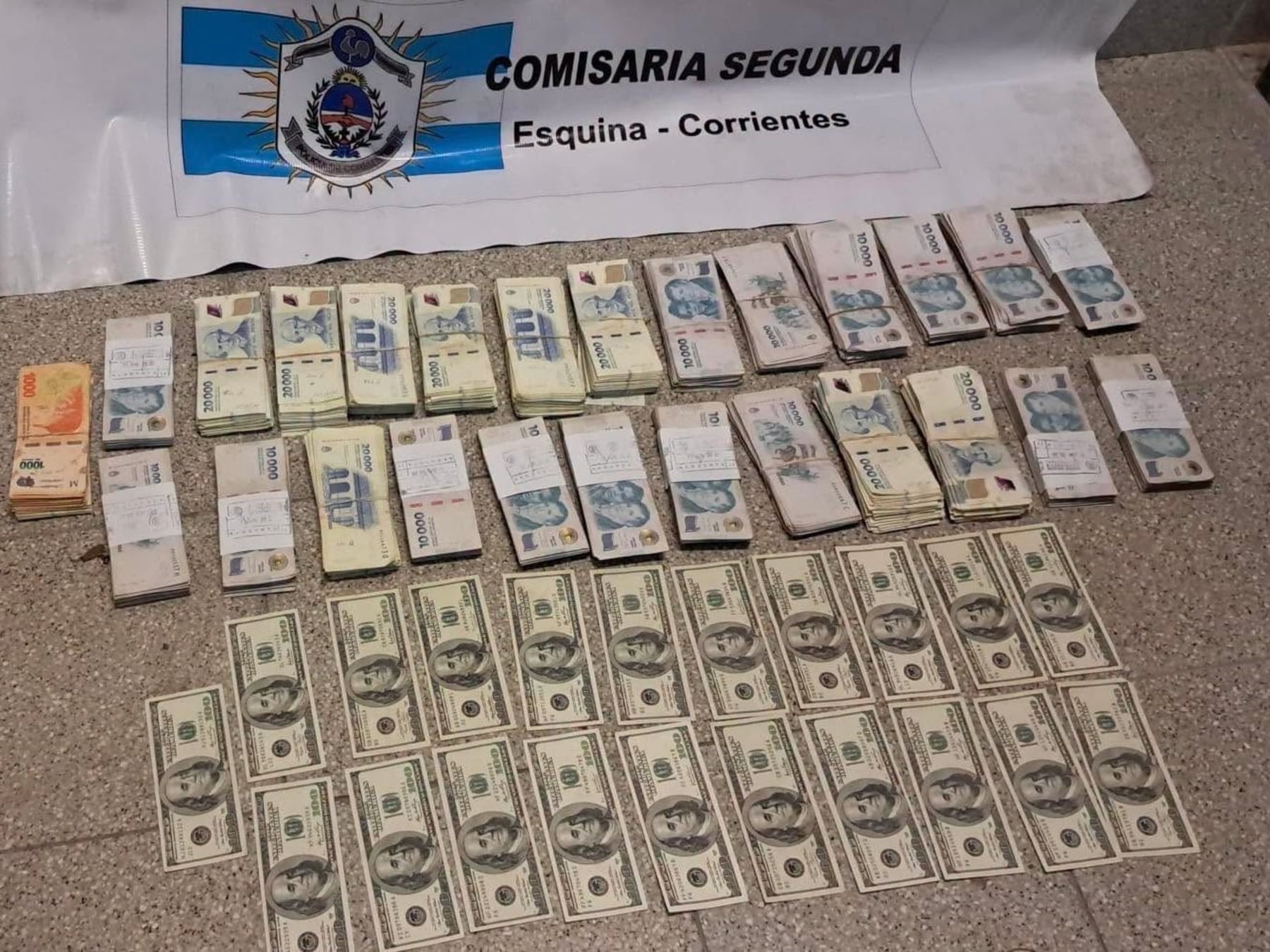 Un joven de 18 años robó 14 millones de pesos y casi 4.000 dólares de la casa de sus padres en Corrientes y fue condenado el mismo día