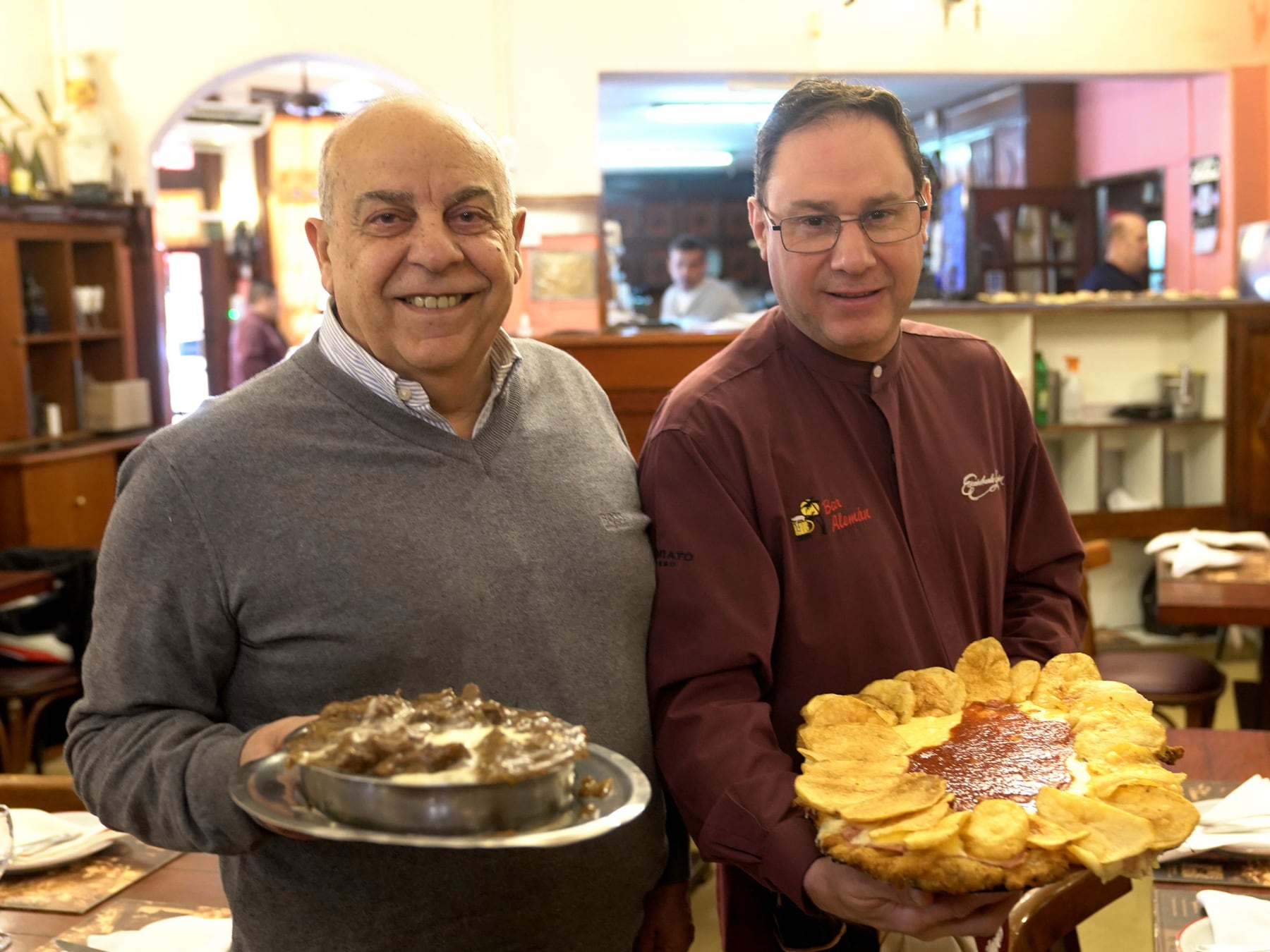 El bodegón de Villa Devoto que sobrevive con sus milanesas y la misma esquina desde 1908