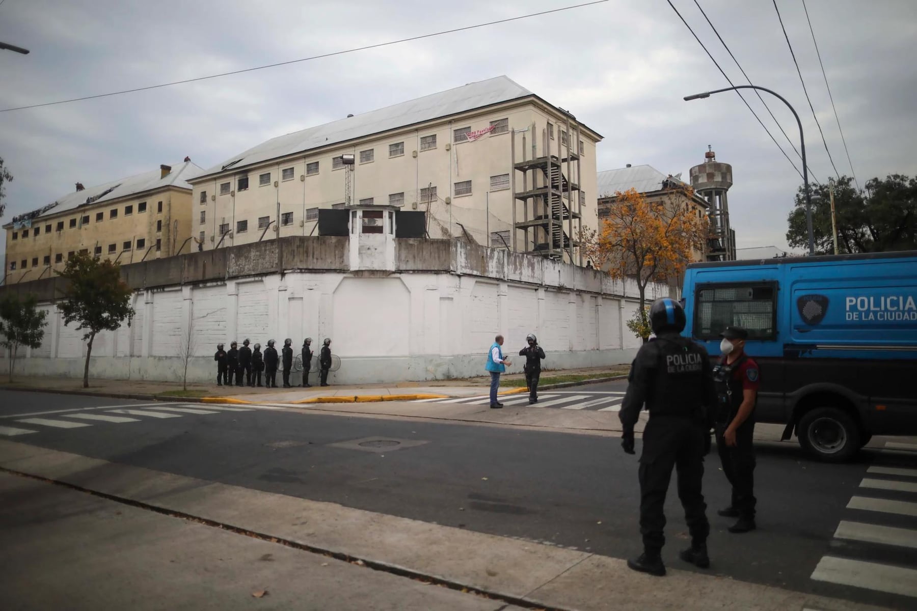 Devoto se vacía hacia Marcos Paz: ya reubicaron al 60 por ciento de los internos y crece la tensión por las pertenencias