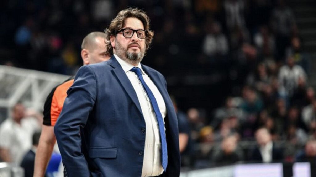 Baskonia cortó a Galbiati en una jornada de sacudón total y va por Perasovic