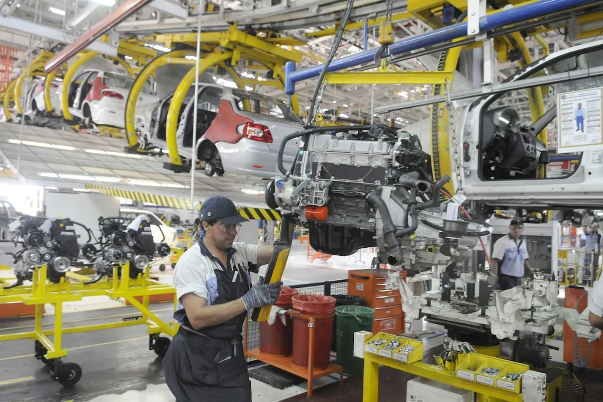 La industria usó el 58,5% de su capacidad en agosto y volvió a quedar debajo del nivel de 2025