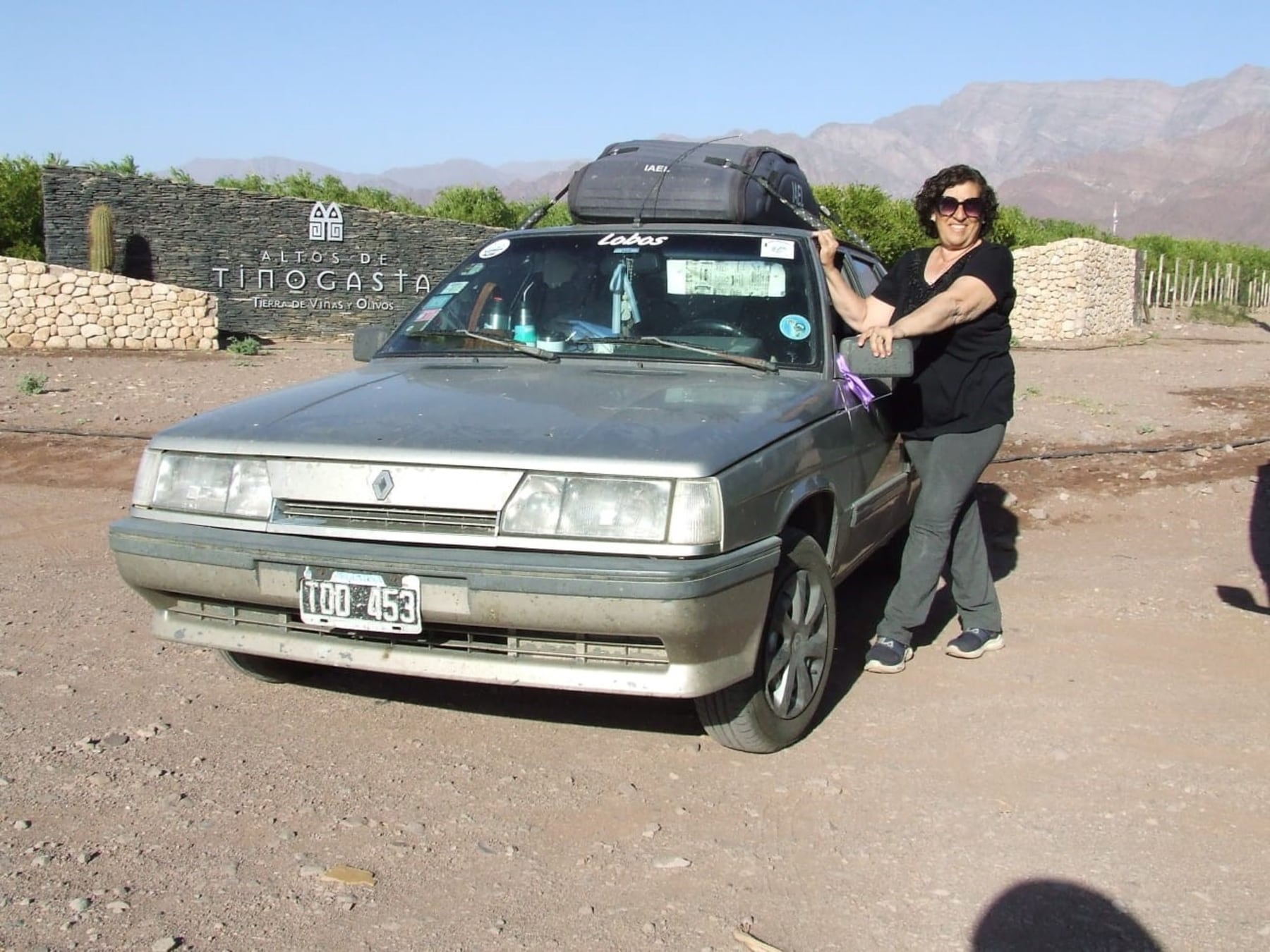 Delia, la jubilada que transformó un Renault 11 en casa rodante y se fue a conocer el norte argentino