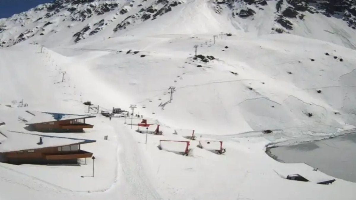 Una avalancha en la cordillera chilena dejó tres montañistas muertos y cuatro heridos en la Laguna del Inca