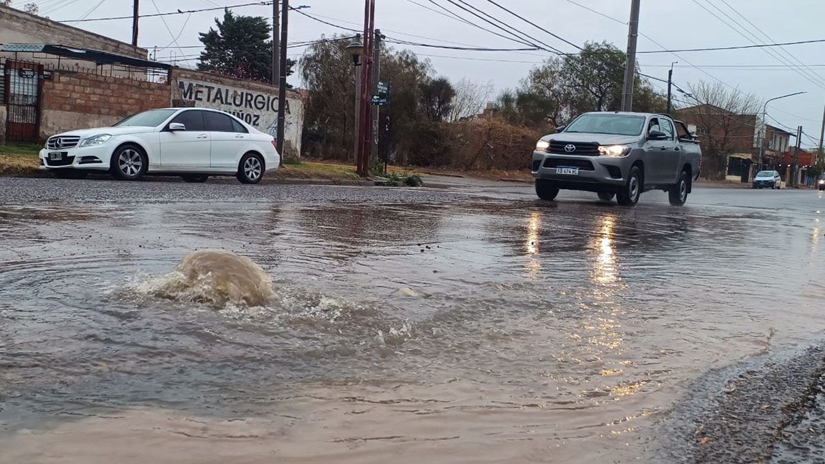 Alerta amarilla en Neuquén: la semana arranca pasada por agua y se corta con frío polar