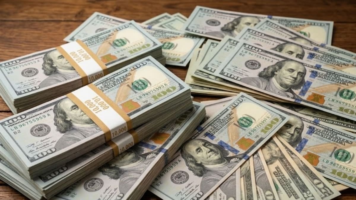 El dólar blue cerró a 1.555 pesos y la brecha se mantuvo en veinte pesos respecto del oficial