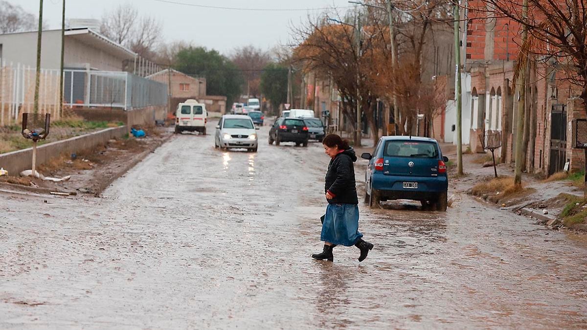 Neuquén entra en modo alerta: qué hay que tener listo antes de que el agua llegue al barrio