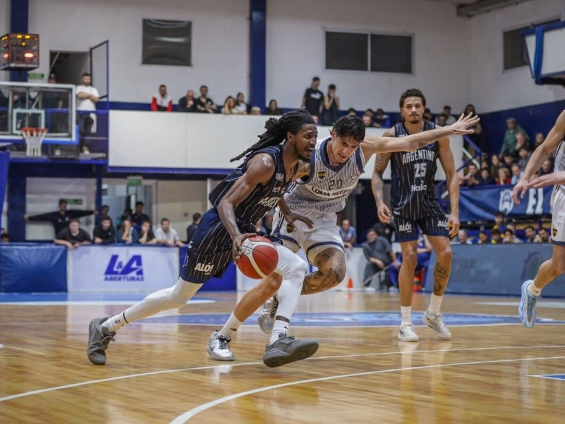Dos finales de película en la Liga: Argentino lo ganó en el cierre y Instituto revirtió con un triple que valió oro