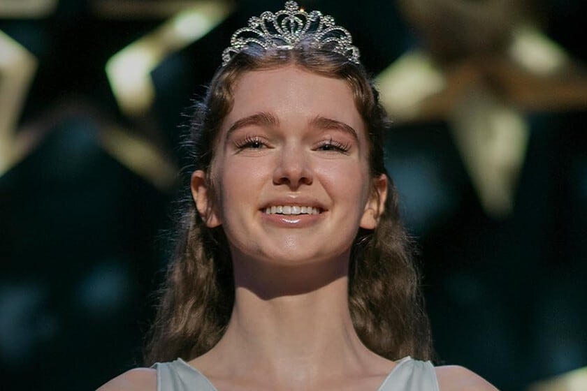 Carrie seguirá su camino: Prime Video renovaró la serie de Mike Flanagan