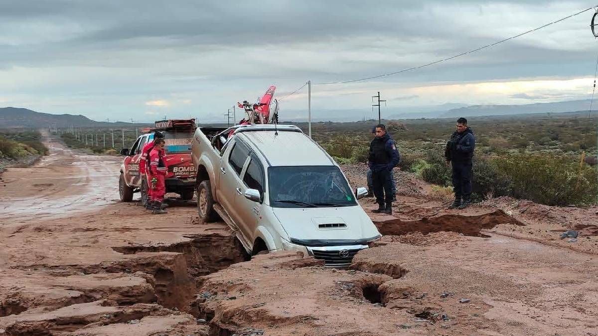 Tormentas en Neuquén dejanaways vehiculos varados y obligan a extremar las precauciones
