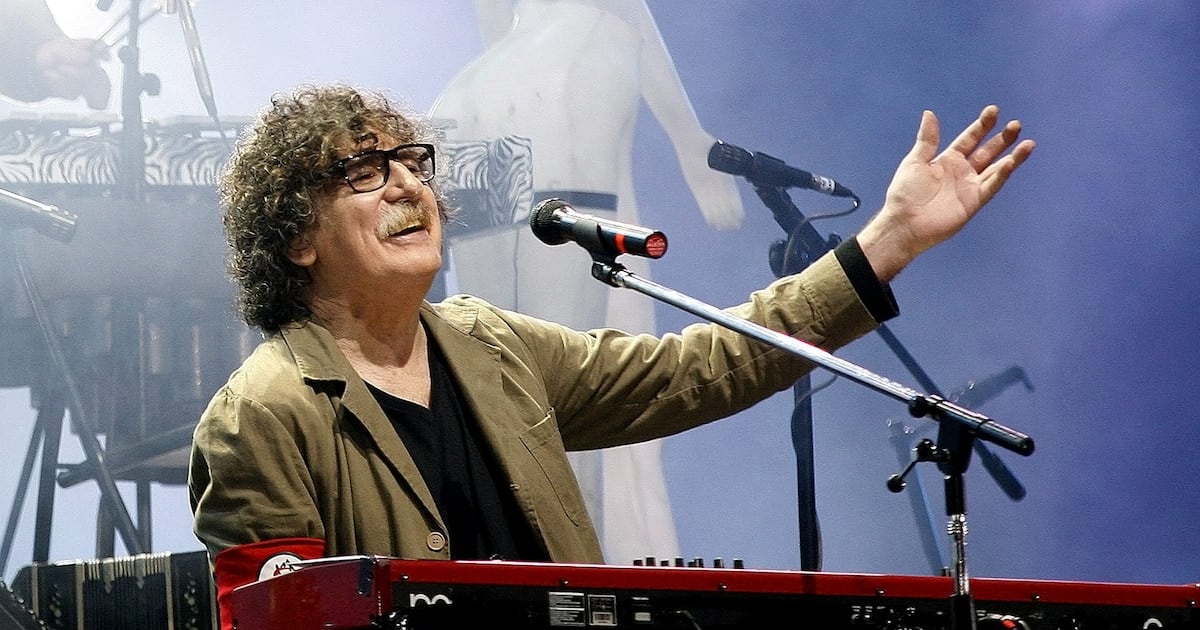 Charly García cumple 75 años entre flores, canciones yIndirectas
