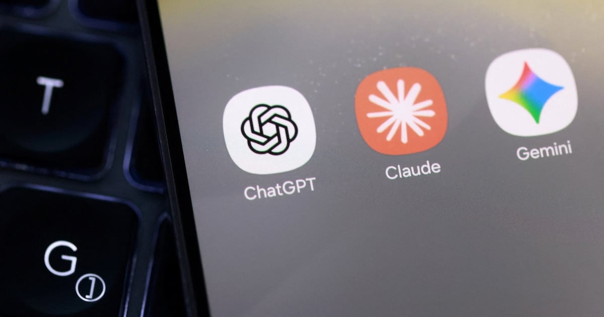 ChatGPT conserva el liderazgo, pero la competencia ya divide casi todo el tráfico web