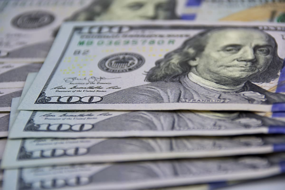Dólar en pausa: el oficial quedó en $1.550 y el blue en $1.560 al cierre del viernes