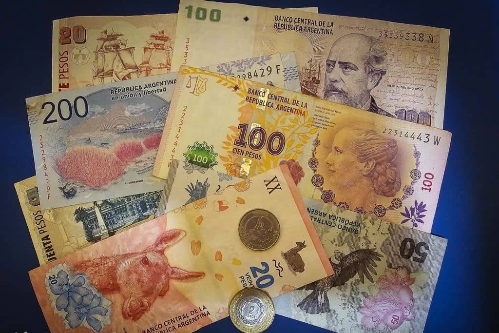 El dólar arranca la semana estable y la inflación mensual sube al 1,9%